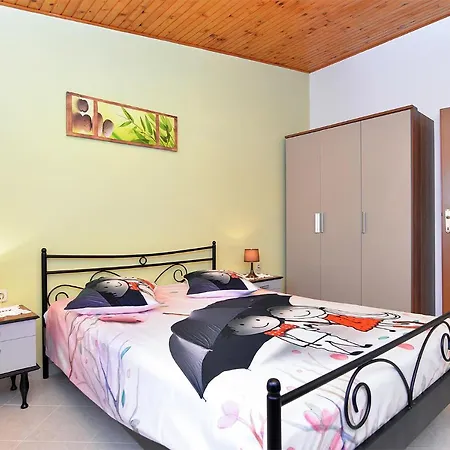 Pina 2018 Apartment