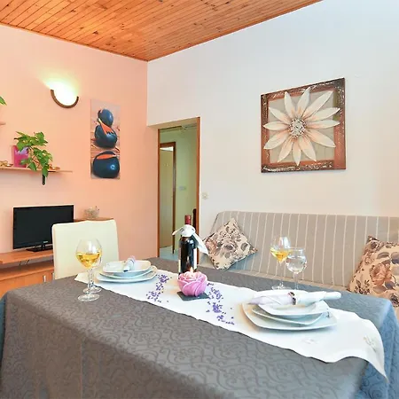 Pina 2018 Apartment