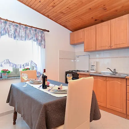 Pina 2018 Apartment *